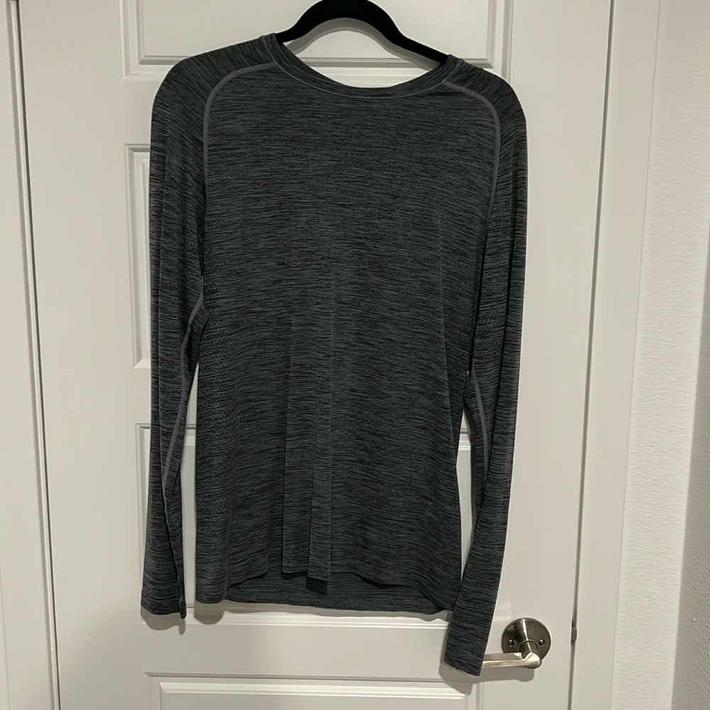Lululemon long sleeve shirt